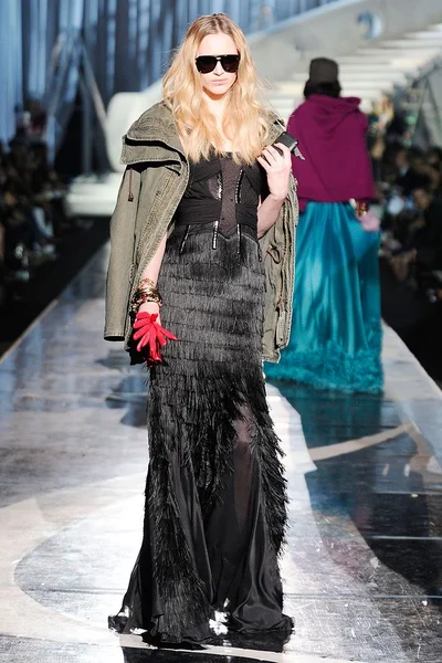 Look 4